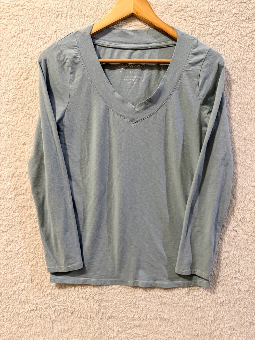 Splash Women's V-Neck Long Sleeve Top in Sage